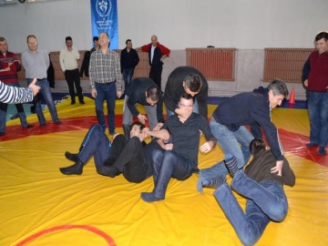 “16. Dönem Polis Savunma Taktikleri E?itimi Kursu” sona erdi