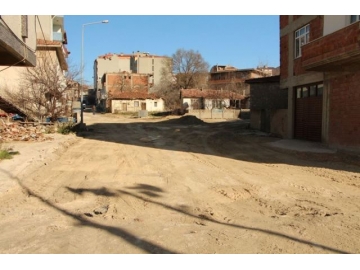 P?narhisar’da yol ve yaya kald?r?m? çal??malar? tüm h?z?yla devam ediyor