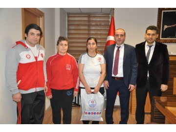 Ocak; �Sporcumuzun ba?ar?s? d�nyaya �rnek bir davran?? oldu�