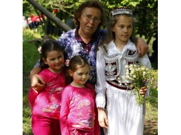 52 y?l sonra k�y�ne geldi