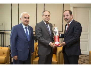 K?rm?z? Dipli Mumla davet ettiler